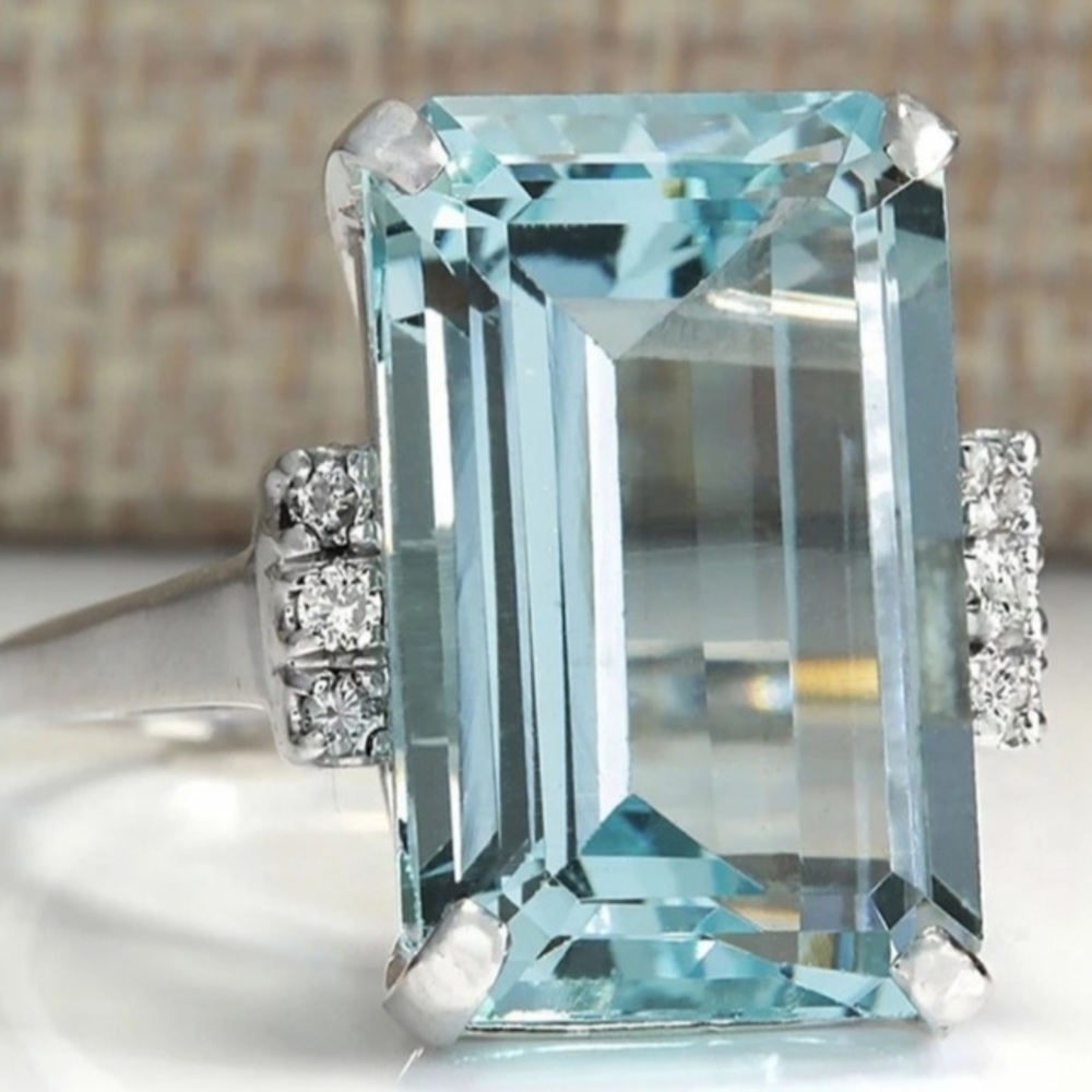Silver Aquamarine Sapphire Rectangle Gemstone Ring - Picture 4 of 5